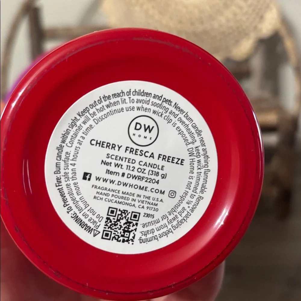 NWT DW HOME CHERRY FRESCA FREEZE COOLER LARGE CANDLE